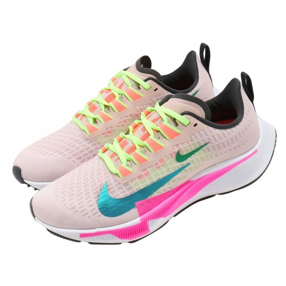 Nike Shoes - Nike • Running Shoes/Sneakers Nike Womens WMNS Air Zoom Pegasus 37 PRM